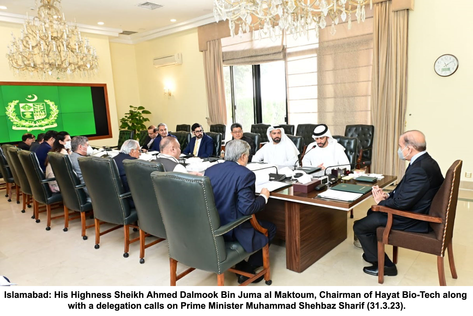 PM invites UAE firm to invest in Pakistan’s renewable energy sector