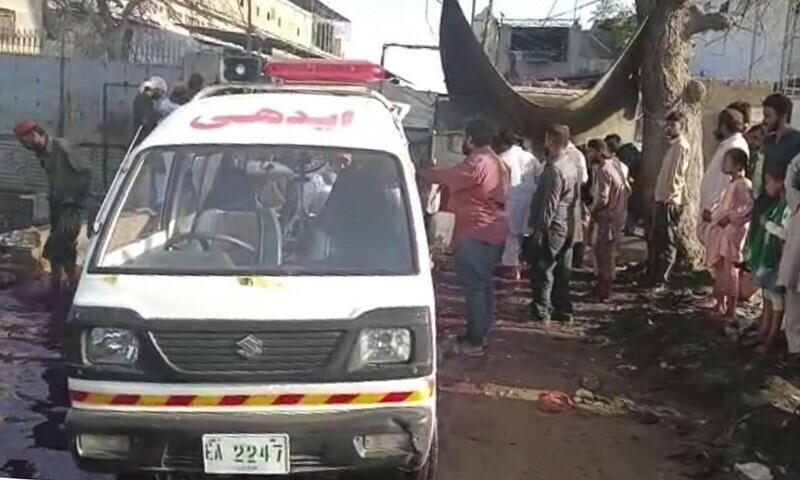 Kids among 12 dead in stampede during ration distribution in Karachi