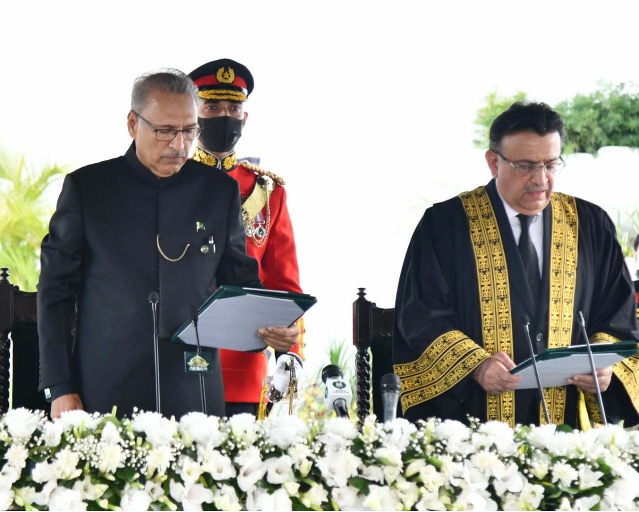 'Beyond parliament's competence': President Alvi returns bill ‘clipping’ CJP’s suo motu powers to parliament