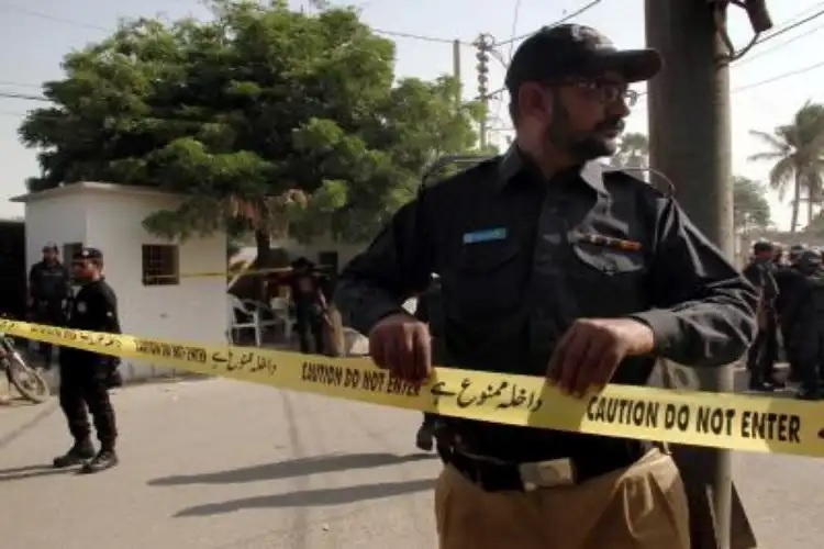 Five robbers killed in Ghotki's alleged shootout