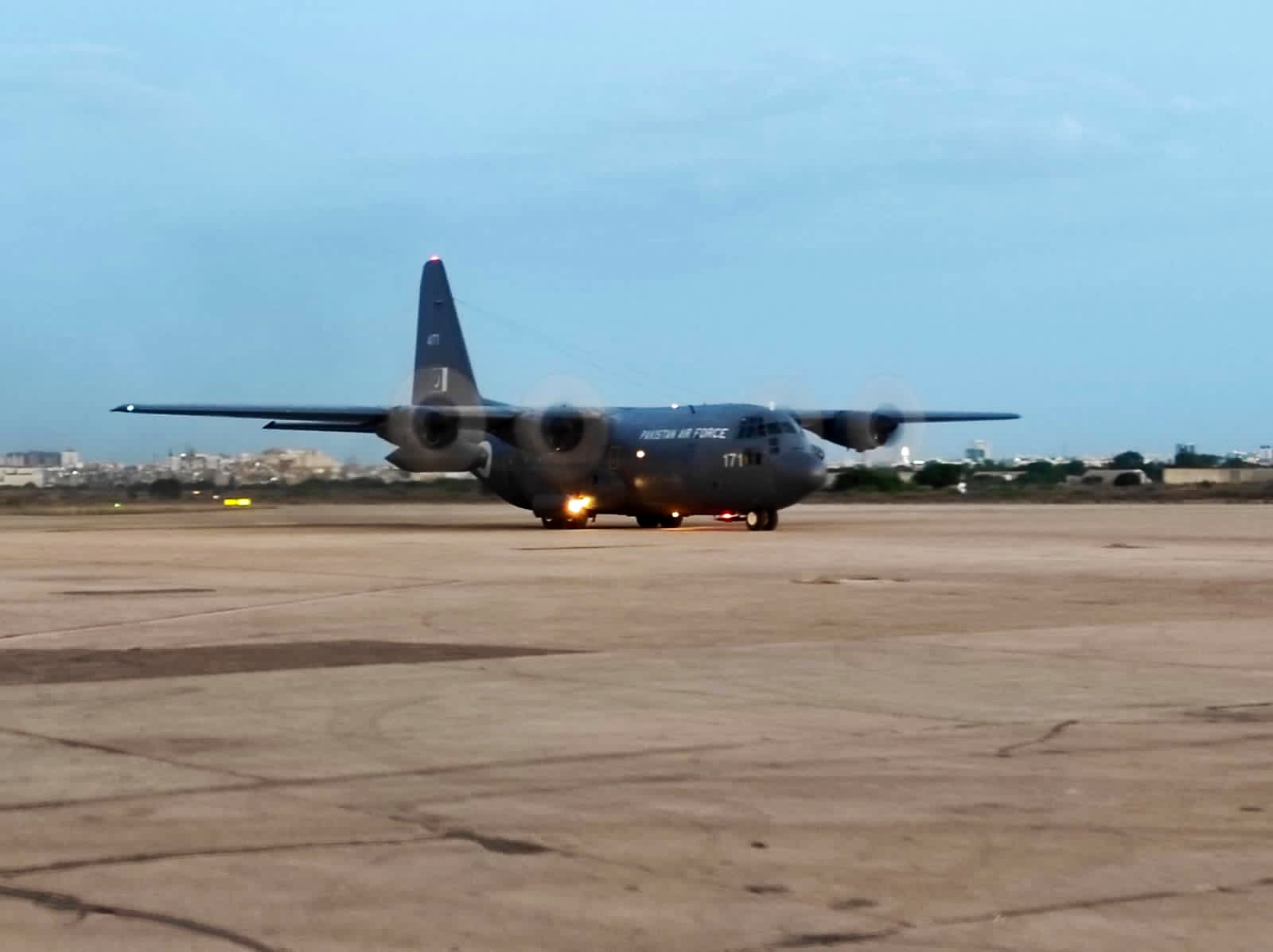 Another batch of Pakistanis stranded in Sudan return home