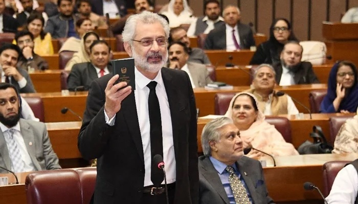Justice Faez Isa issues clarification on ‘presence’ at NA convention
