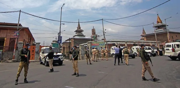 No let-up in military siege of Kashmir valley even in Ramadan, deplores APHC