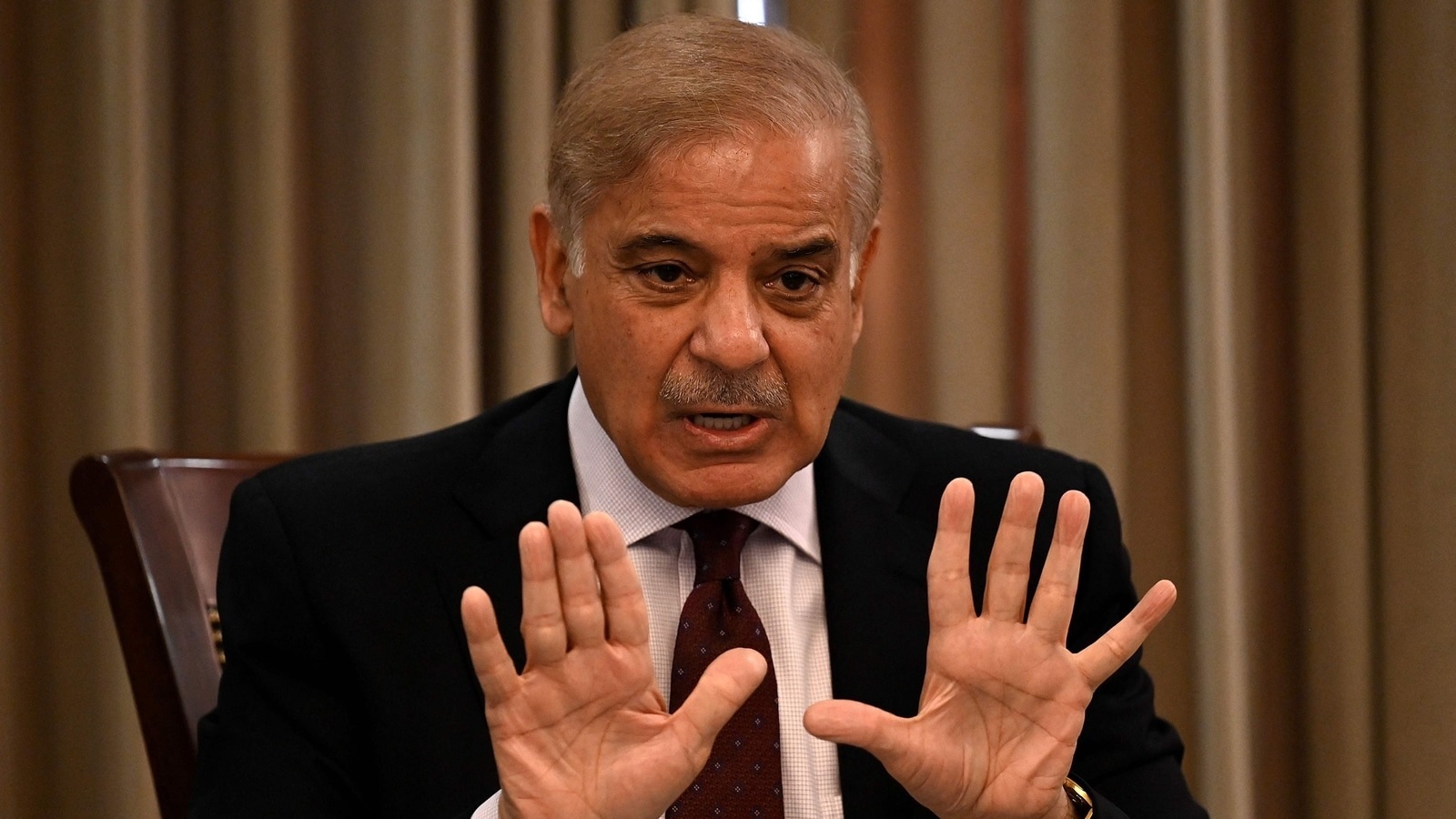 PM seeks comprehensive strategy to curb menace of smuggling