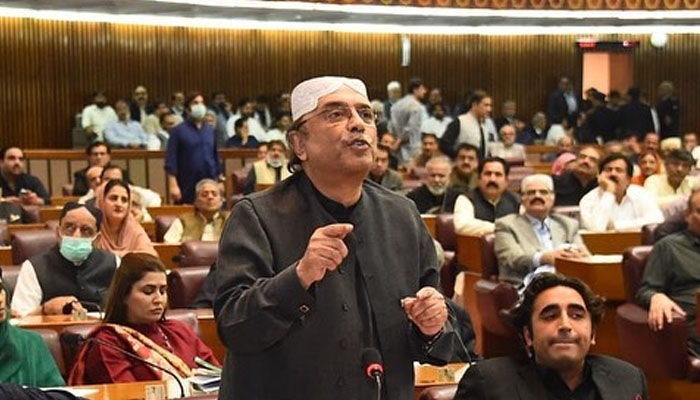 Zardari reiterates resolve to protect Constitution