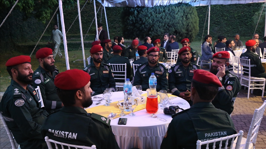 Turkish aid agency organises iftar dinner for rescuers