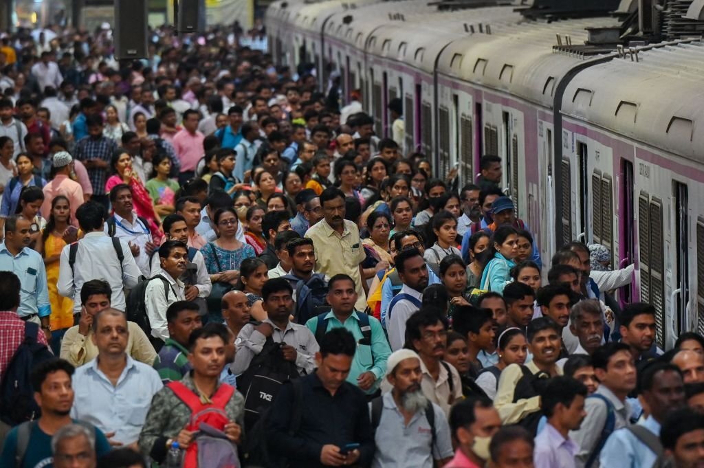 India's growing population a burden for struggling mothers