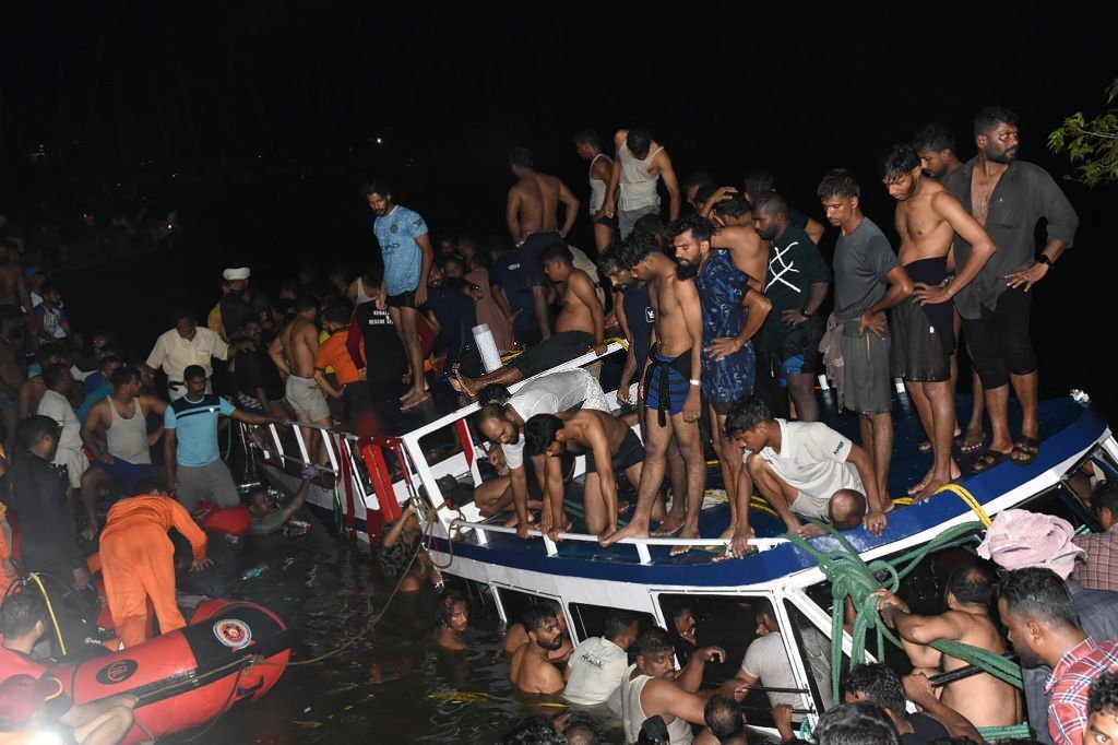 At least 22 dead after India boat capsizes