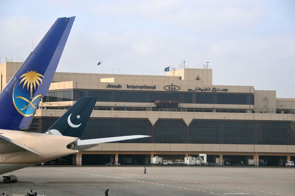 Passenger with counterfeit travel documents caught at Karachi airport