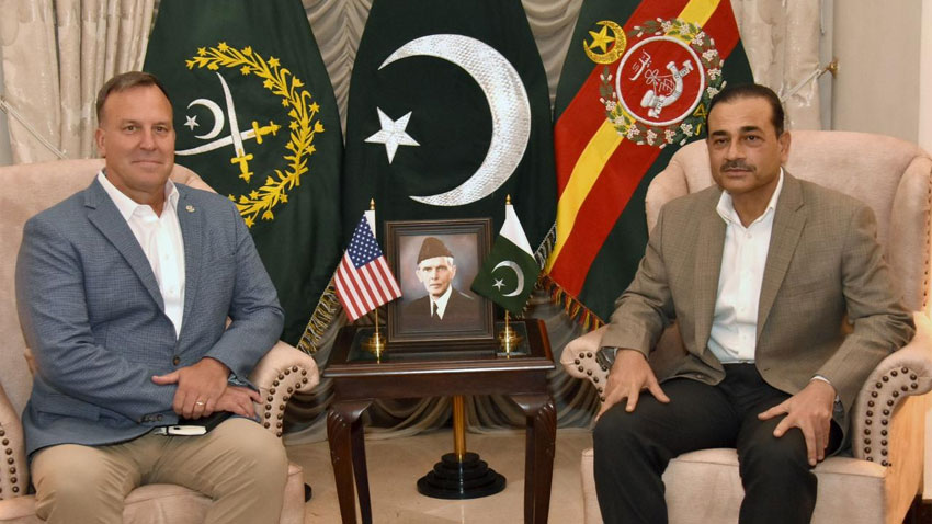 Amid rise in militant attacks, army chief meets Centcom boss