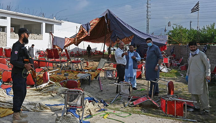 Dar announces Rs 2 mln compensation for Bajaur Attack Martyrs’ families