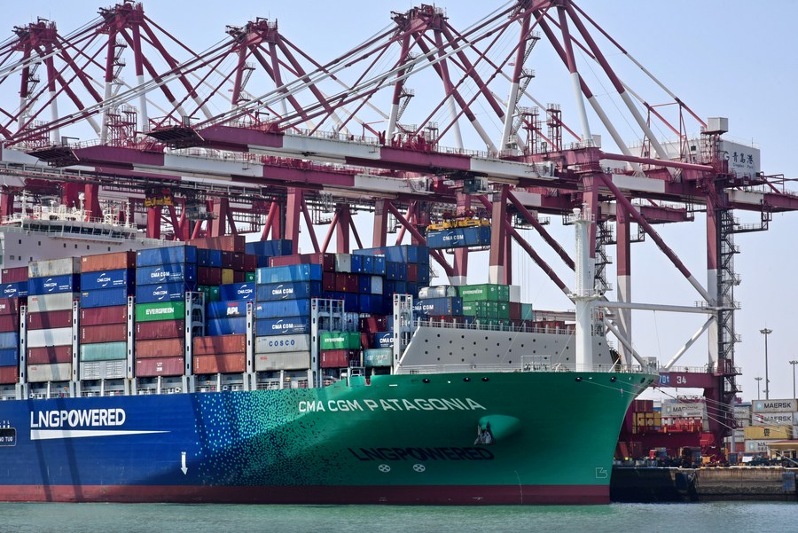 China's economic resilience shines with steady growth in global trade