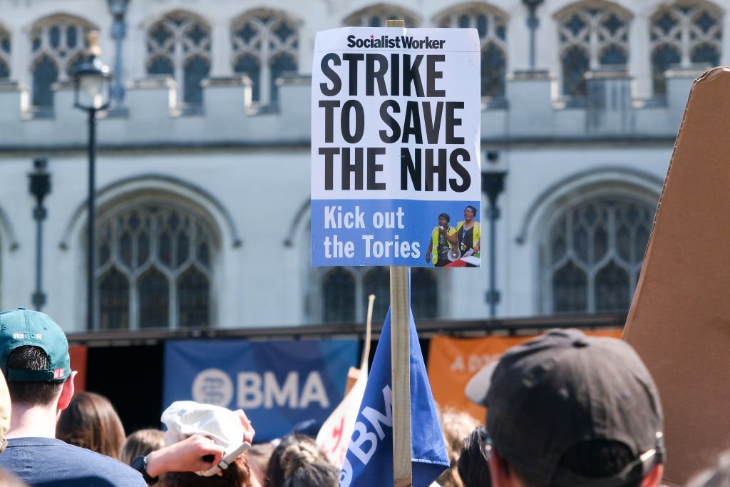 Doctors walk out in UK health service's biggest strike