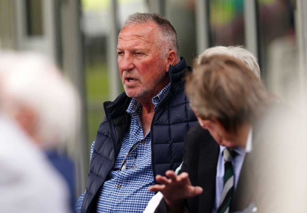 Botham auctions off 1981 Ashes mementoes