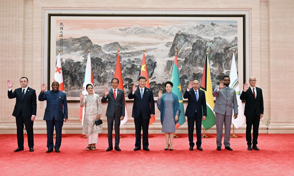 Xi meets with foreign leaders as FISU World University Games kick-off in Chengdu