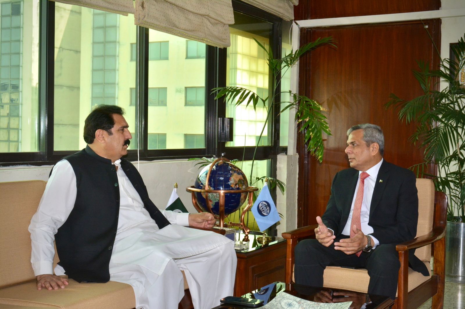 Minister for Overseas Pakistanis calls on ED Comsats Nafees Zarakia