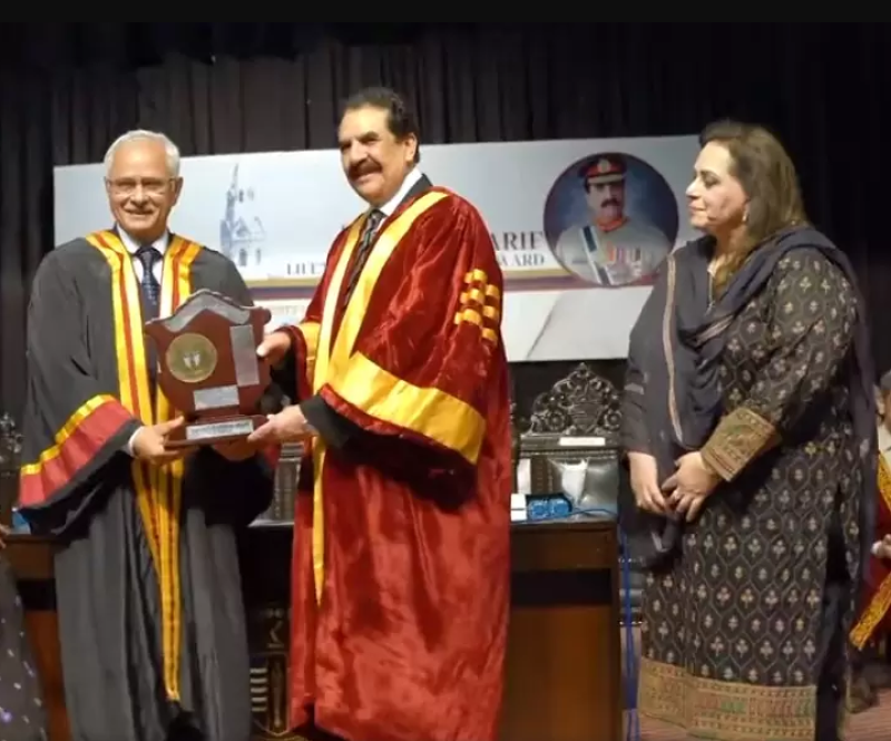 GCU Lahore honours Raheel Sharif with Lifetime Achievement Award