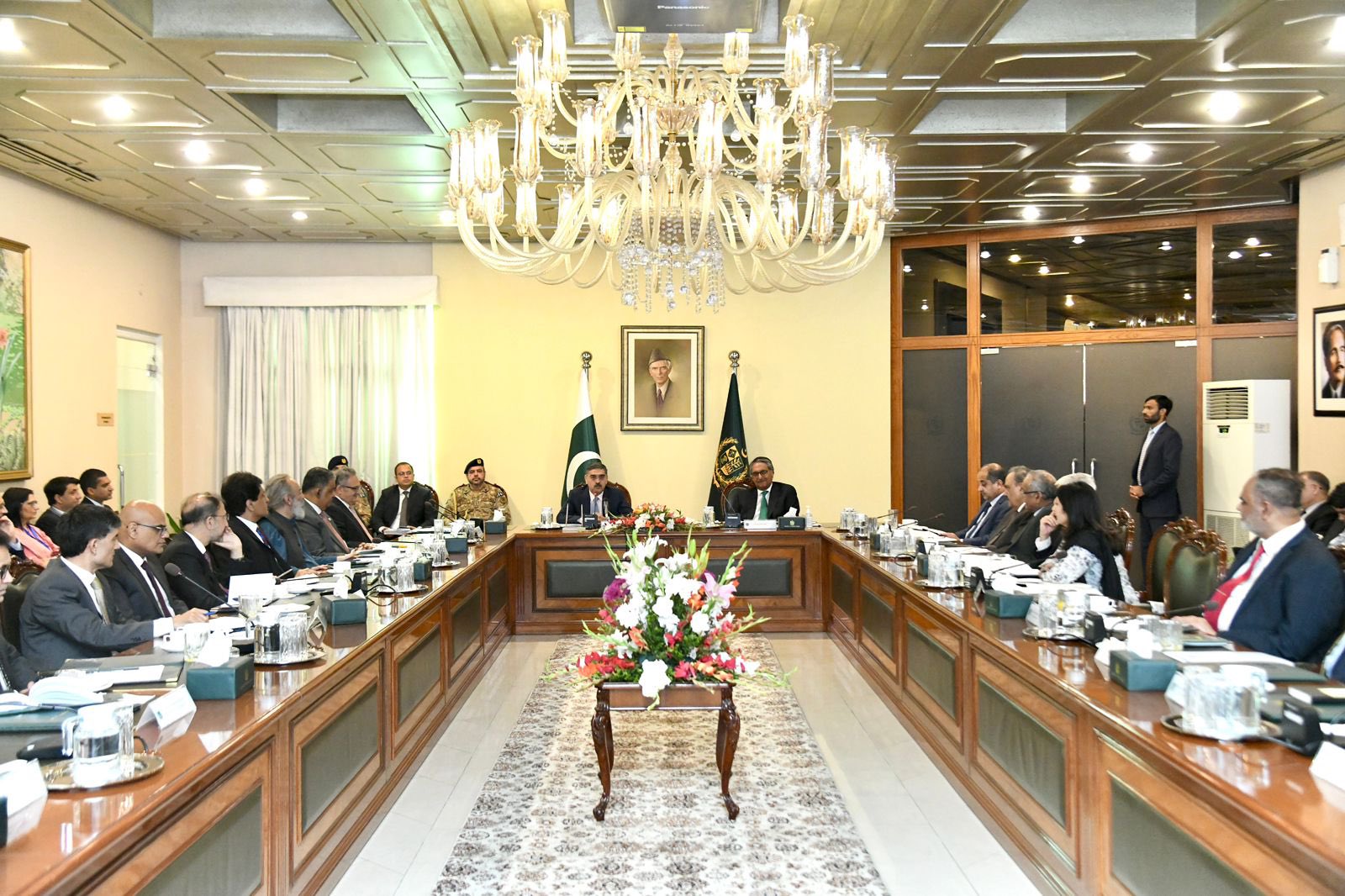 PM Kakar calls for dynamic foreign policy to strengthen Pakistan’s relationships with world