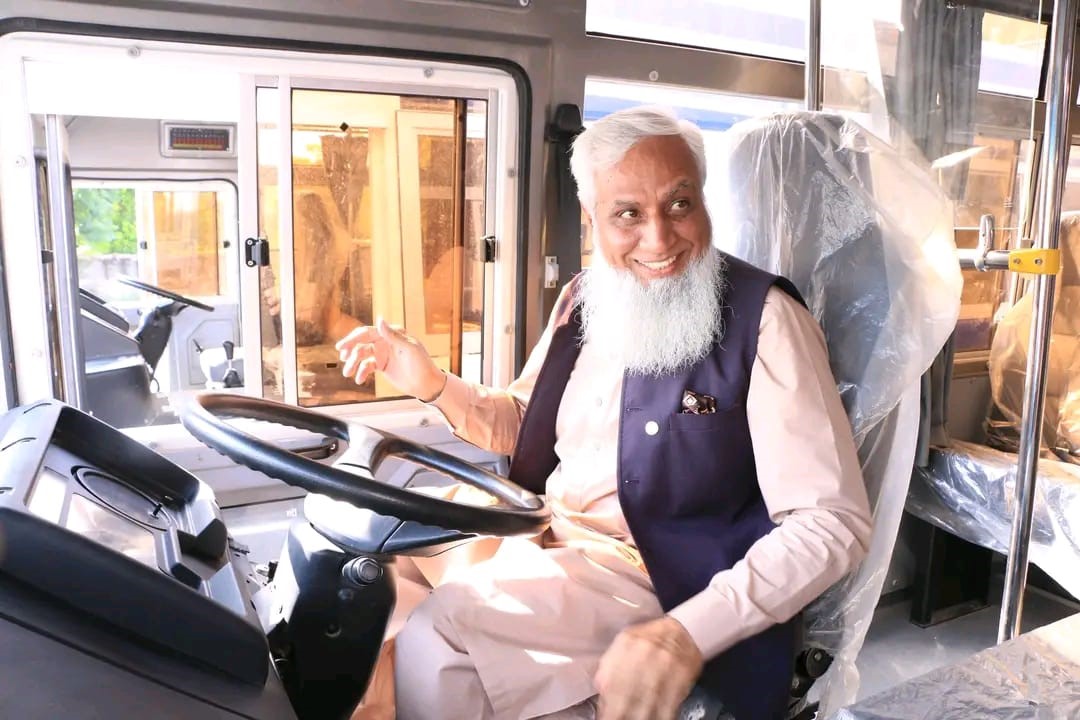 12 new buses worth Rs120m added to UoG's transport fleet