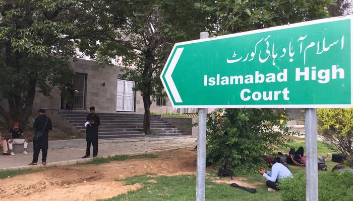 Cypher case: IHC decides to hold open court hearing on Imran's bail plea