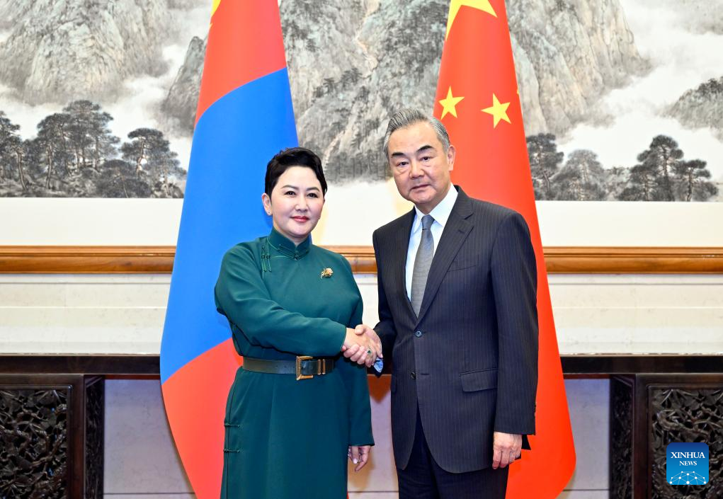 Chinese, Mongolian foreign ministers meet ahead of 3rd BRF