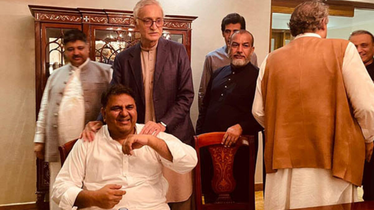 Fawad Ch 'rejoins' IPP after meeting Jahagir Tareen