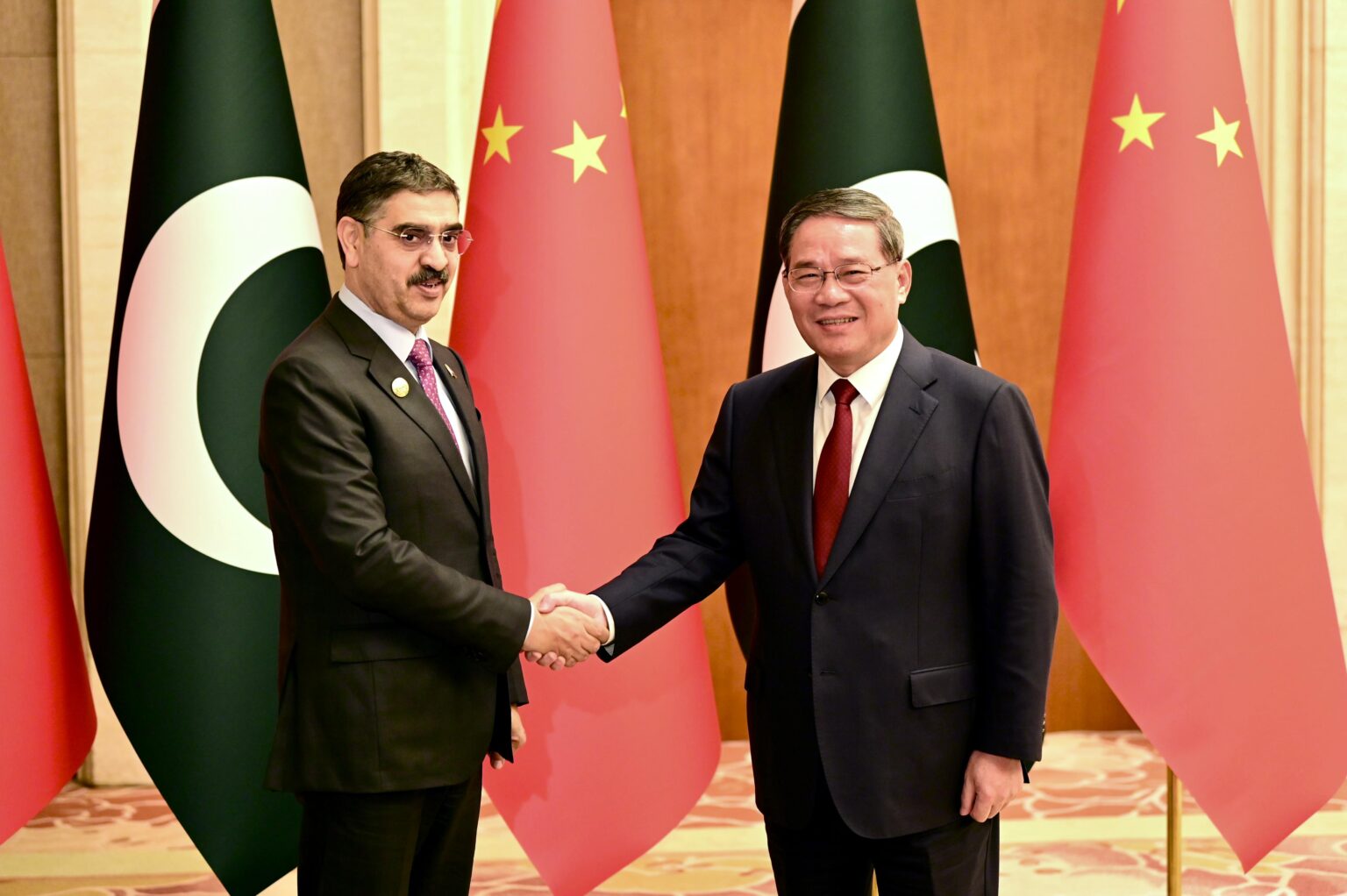 China, Pakistan sign multi-billion-dollar ML-I project