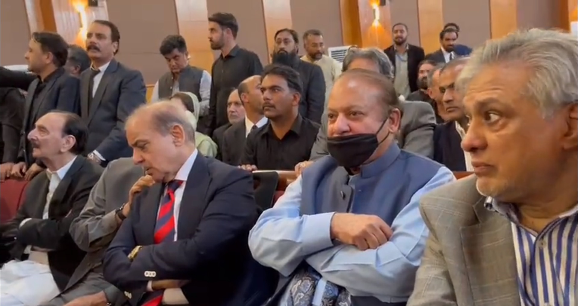 Bail in Toshakhana case confirmed: Nawaz’s protective bail in Avenfield, Al-Azizia cases extended till 26th