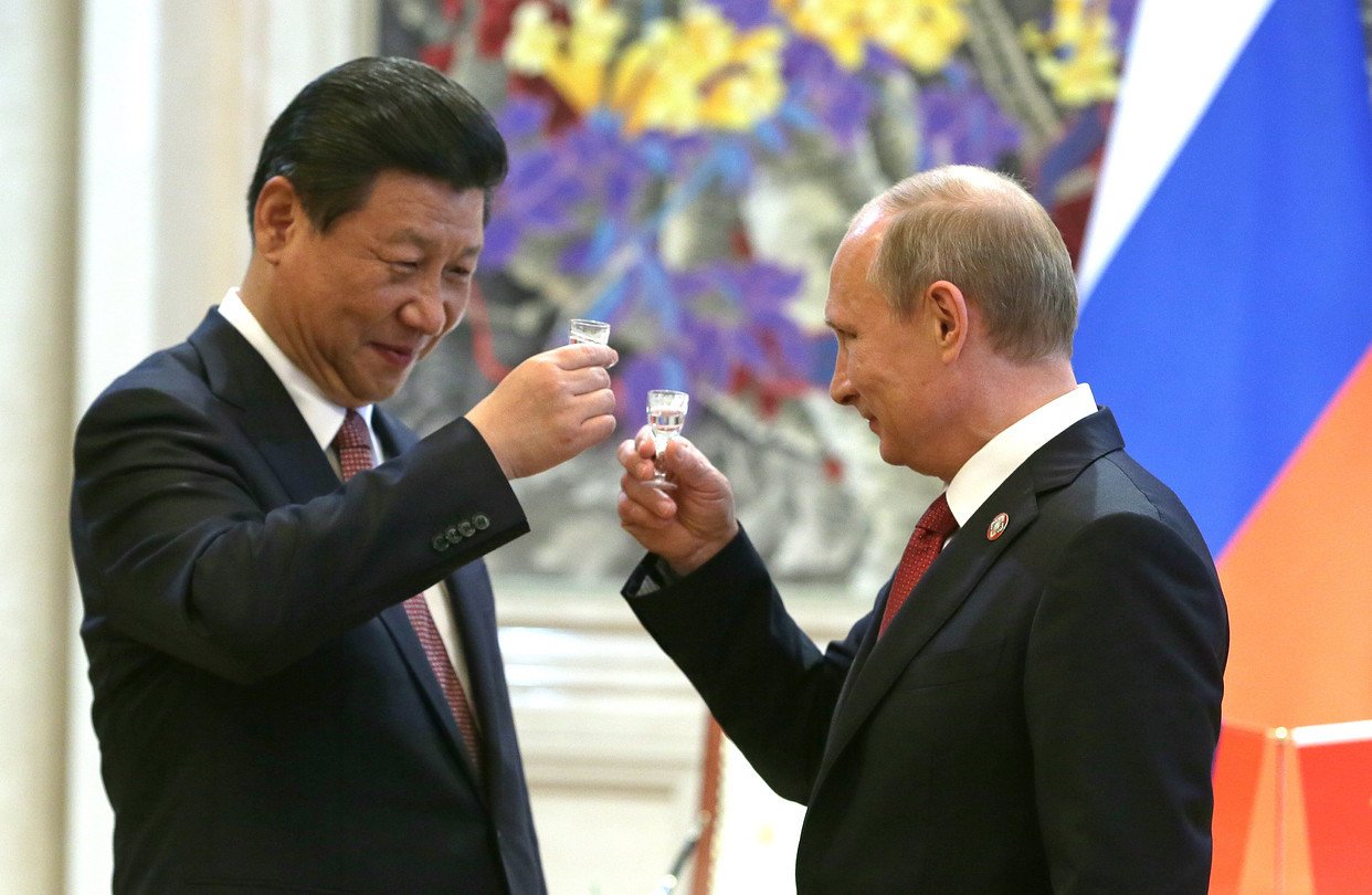 Xi salutes participants, builders involved in Belt & Road cooperation