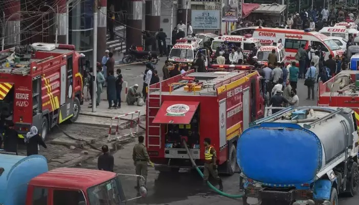 10 dead, 22 injured in fire at Karachi’s commercial high-rise
