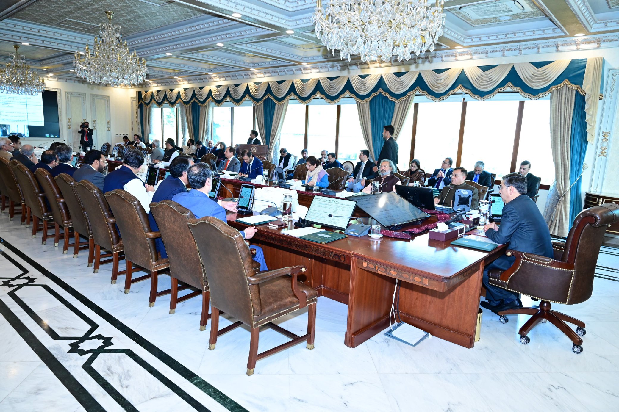 Cabinet thumbs up for 40pc tax on banks’ profit during 2021-22