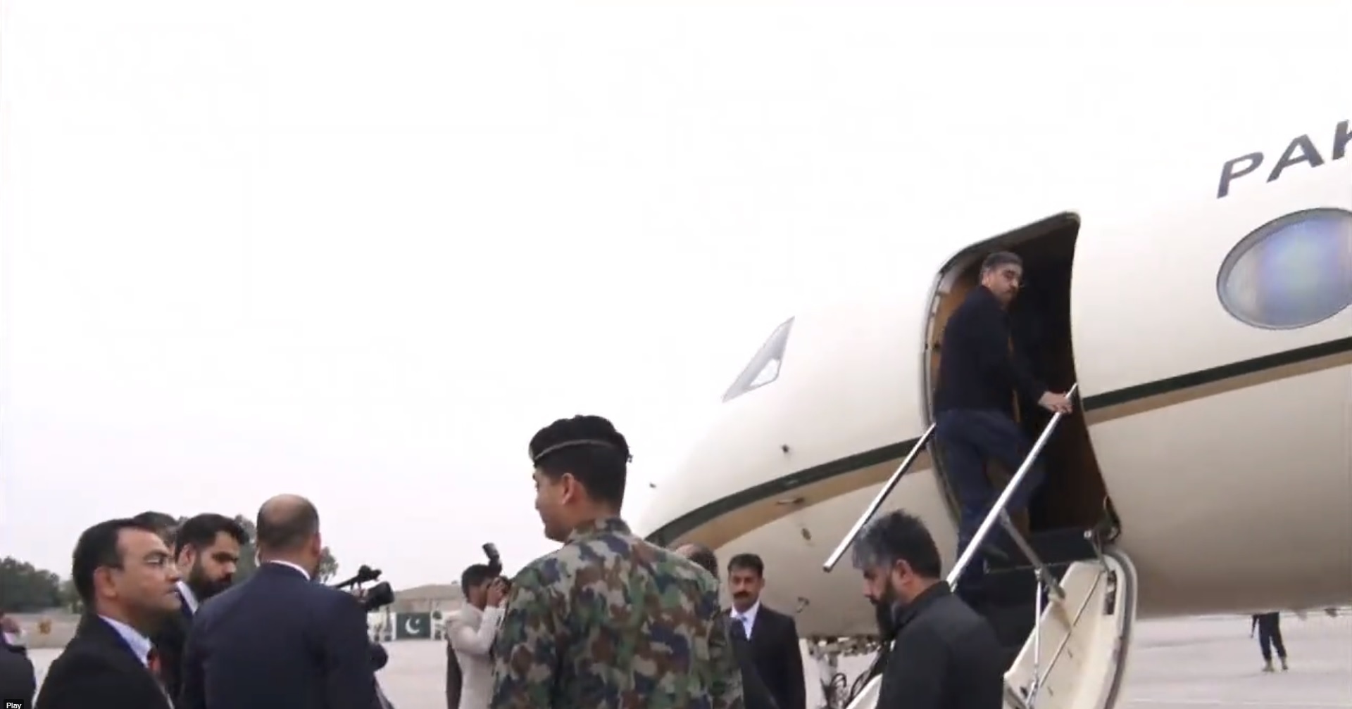 PM Kakar arrives in UAE to advance bilateral ties in all spheres