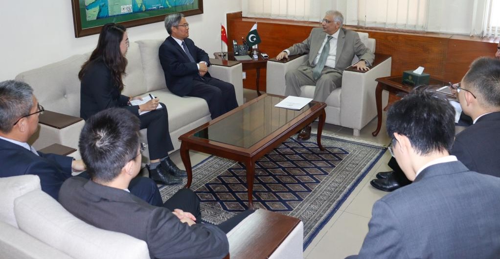 Chinese envoy calls on Planning Minister to discuss CPEC progress