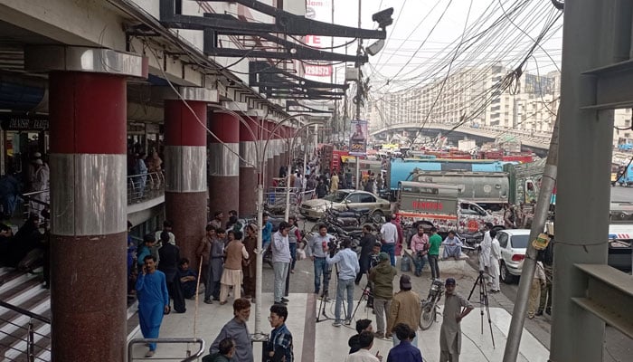 Formation of committee to probe Karachi mall fire announced