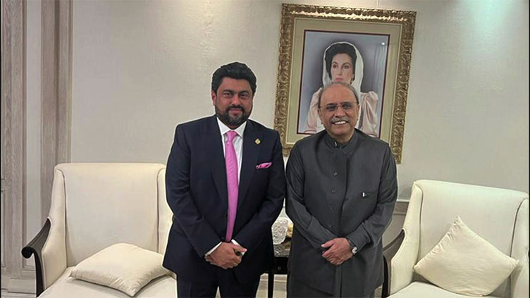 Asif Zardari engages in political situation discussions with Sindh governor