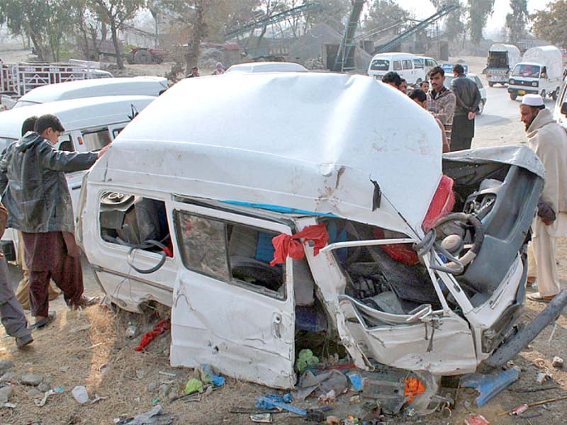 Four dead in dumper-Suzuki van collision in Badin