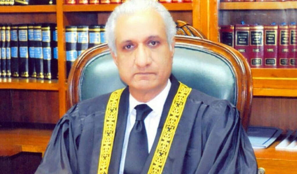 Justice Ahsan objects to benches hearing military trial, Justice Naqvi appeals