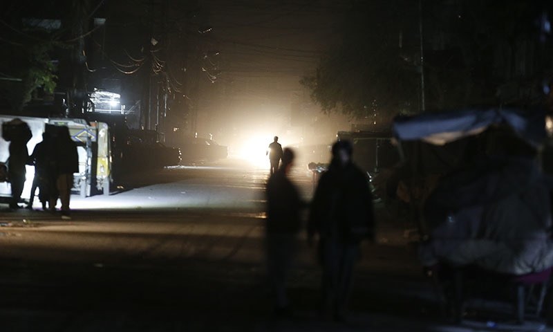 ‘Technical fault’ at Guddu plunges Sindh, Punjab, and Balochistan into darkness