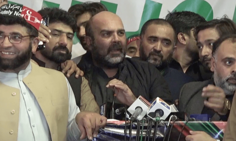 Jhagra makes comeback at PTI convention in Peshawar, predicts victory in elections
