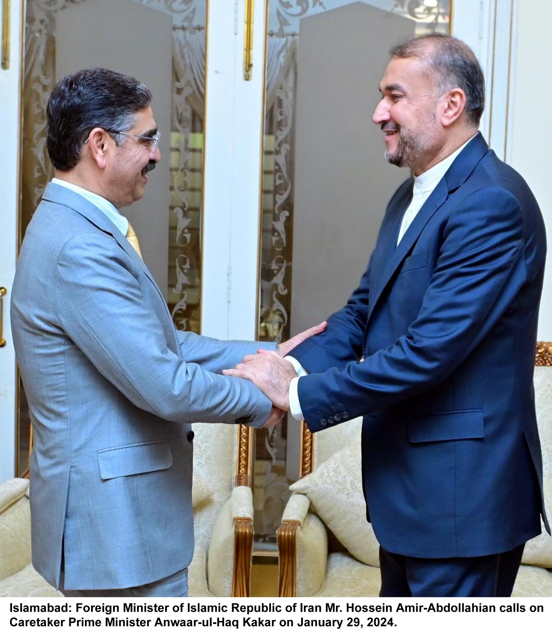 Pakistan, Iran resolve to expand ties in political, security domains