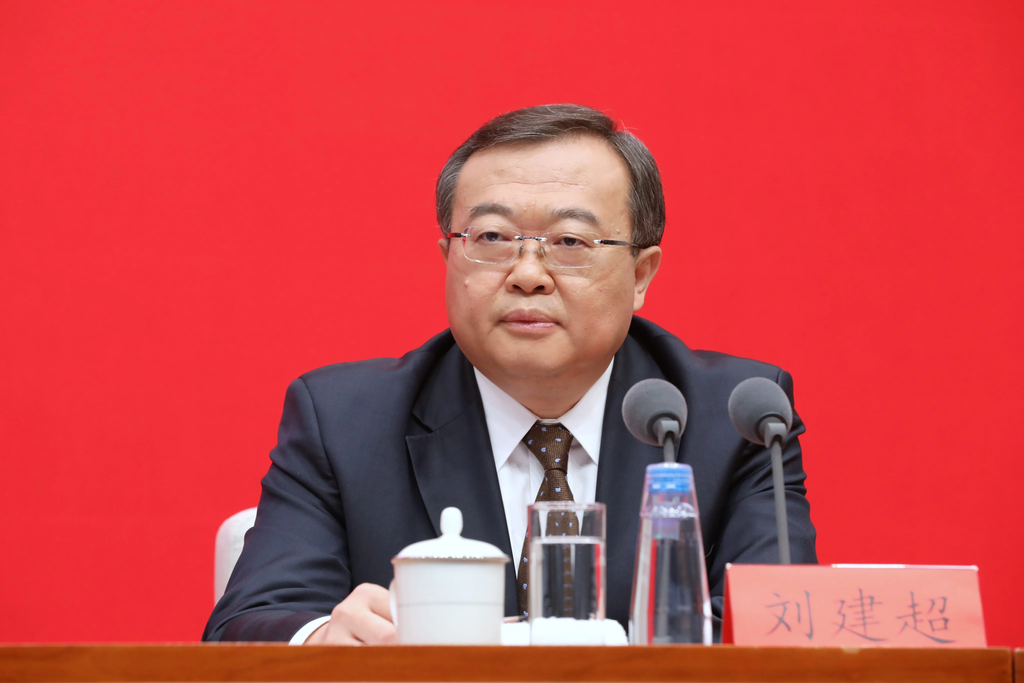 China steps up exchange with US; urges 'caution on core question'