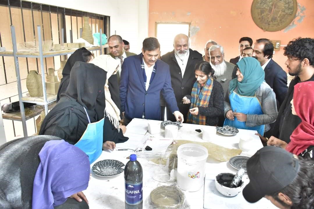Minister ‘in awe’ at UoG progress, calls for austerity