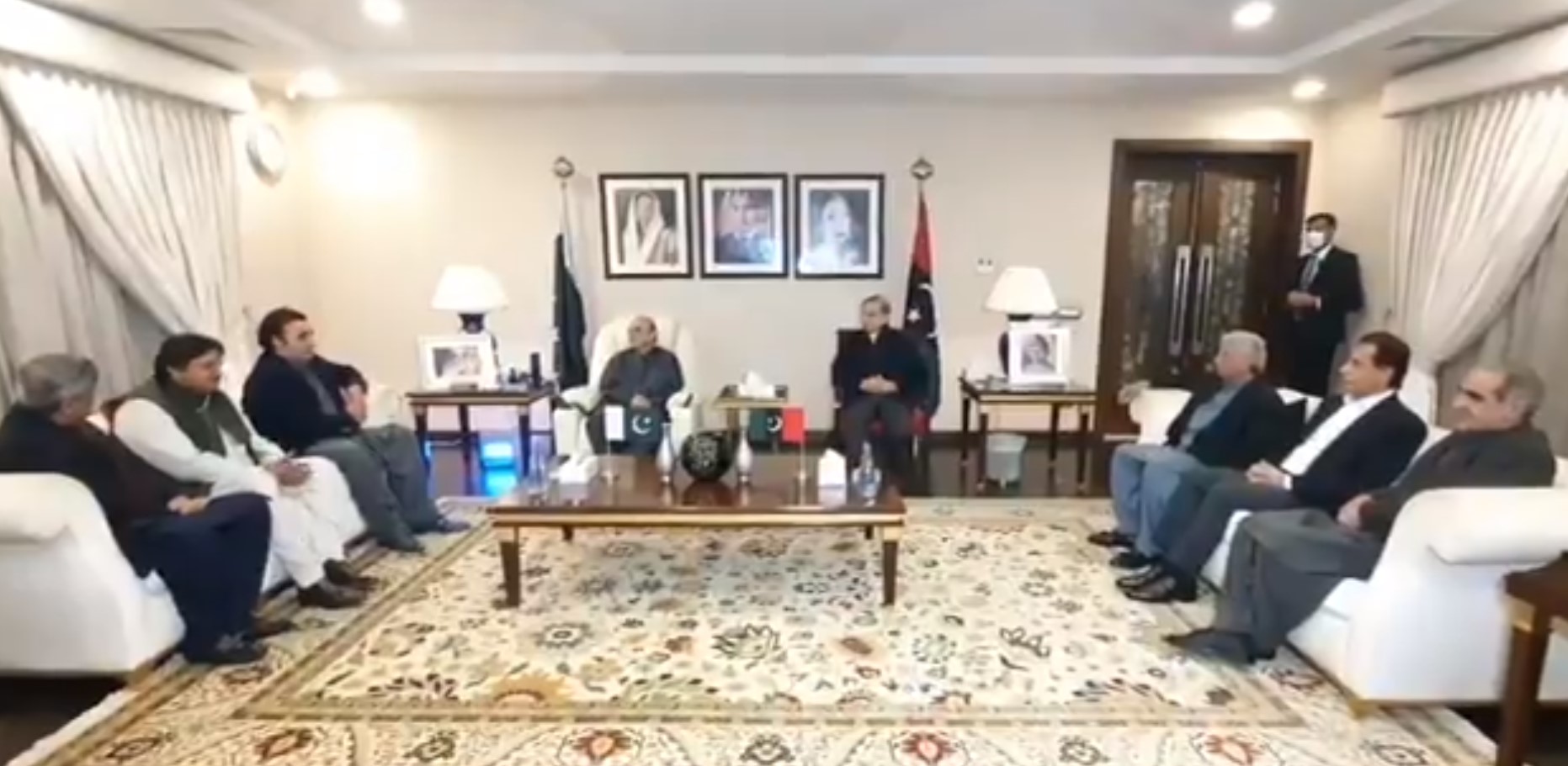 PML-N offers ‘lucrative package’ to PPP for coalition govt in centre, Punjab