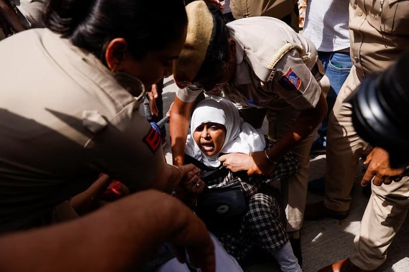 Indian opposition supporters detained ahead of protest at Modi's home