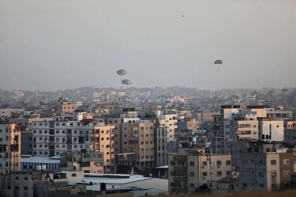 Gaza truce talks expected as offensive and aid crisis rage on