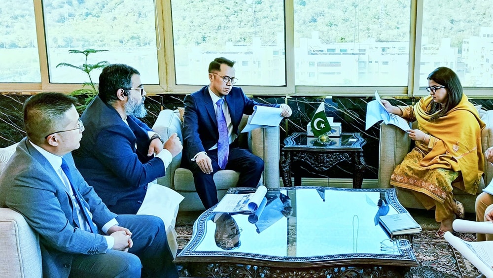 Huawei delegation calls on Minister for IT & Telecom