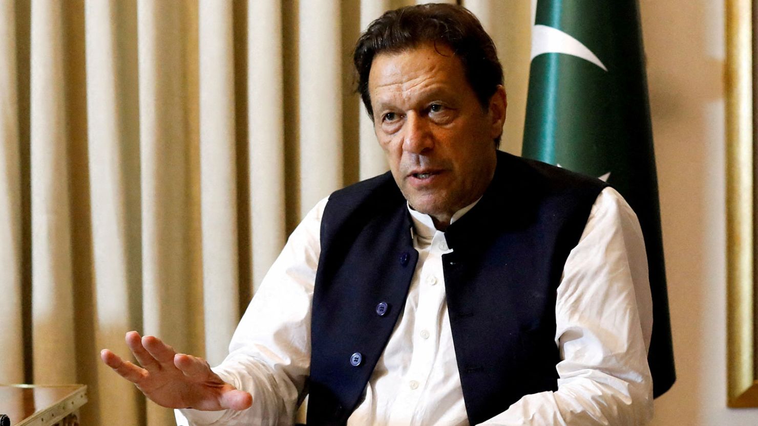 Imran warns of Sri Lanka-like situation in Pakistan amid spiralling inflation