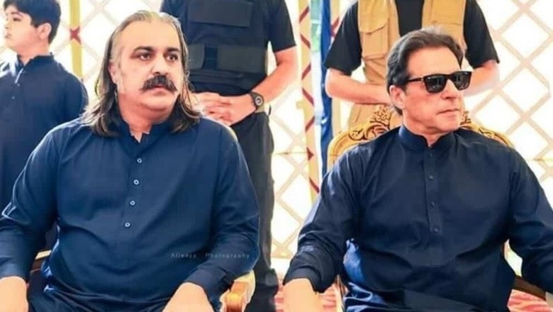 Imran greenlights collaboration of KP govt with Centre, security agencies