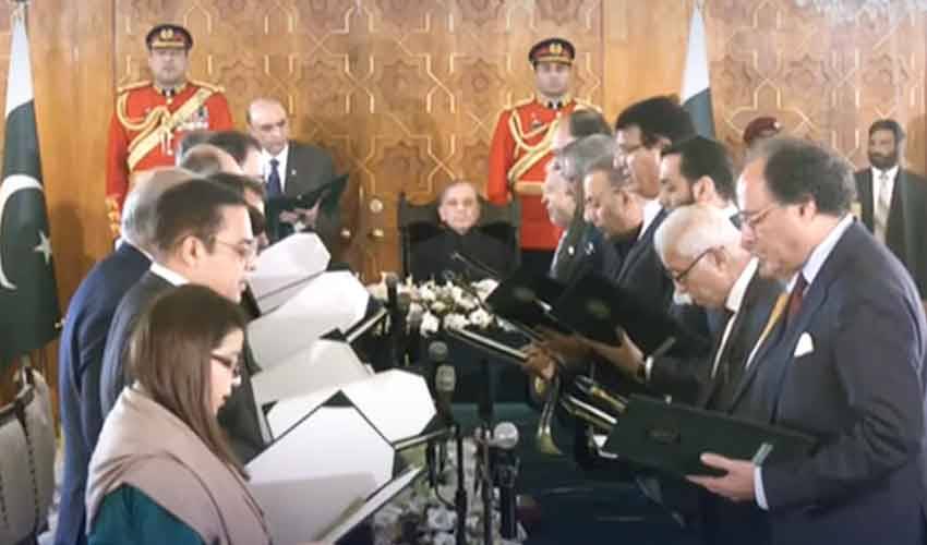19-member federal cabinet takes oath