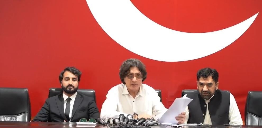 PTI slams 'fascist government' for use of force against farmers